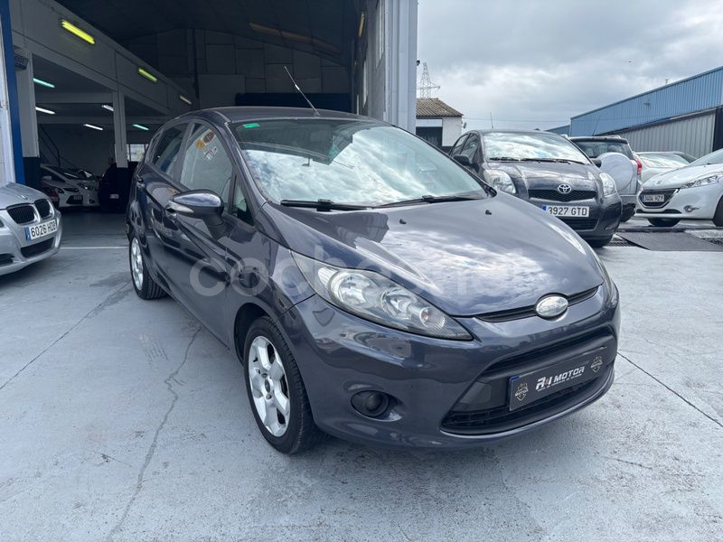 Azul Usado 2009 Ford Fiesta Trend Utilitario | 3990 € (Buen precio) - Imagen 1/4