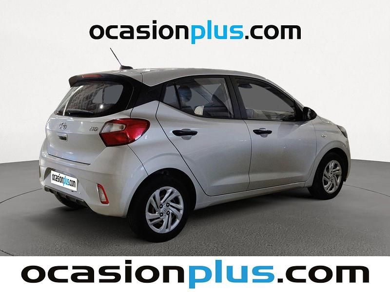 Usado Hyundai i10 67 CV (49 kW) 2022 Gris plata Utilitario
