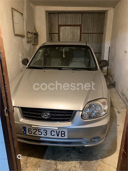 Gris / plata Usado 2004 Hyundai Accent GLS Berlina | 2650 € (Precio justo) - Imagen 1/1