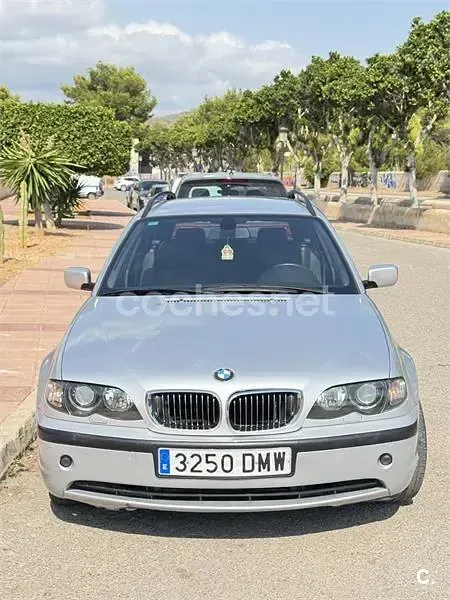 Usado BMW 320 150 CV (110 kW) 2003 Gris / plata Familiar