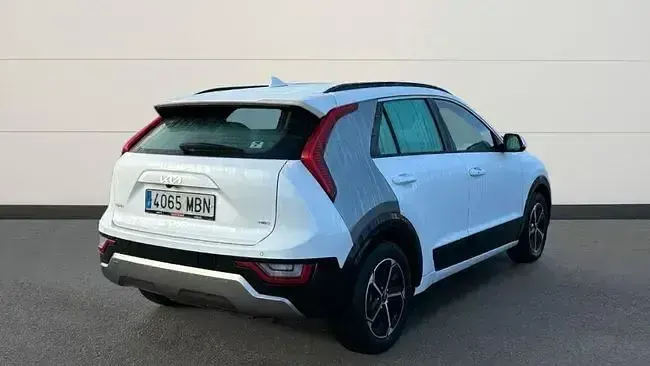 Usado Kia Niro 141 CV (103 kW) 2022 Blanco SUV