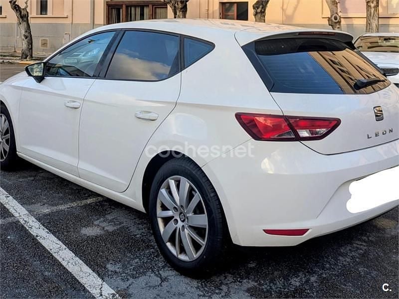 Usado Seat Leon Ecomotive 105 CV (77 kW) 2014 Blanco Berlina