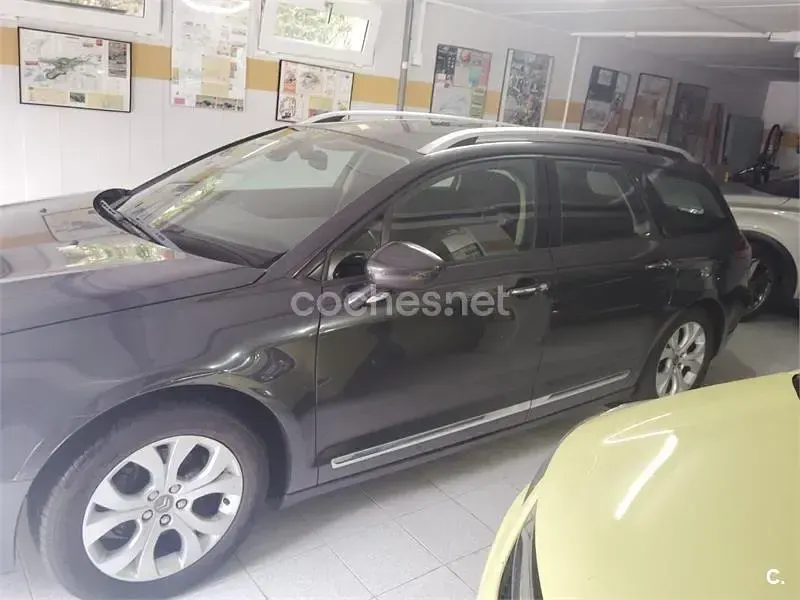Usado Citroën C5 140 CV (102 kW) 2010 Negro Familiar