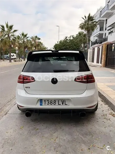 Usado VW Golf VII GTI 230 CV (169 kW) 2019 Blanco Berlina