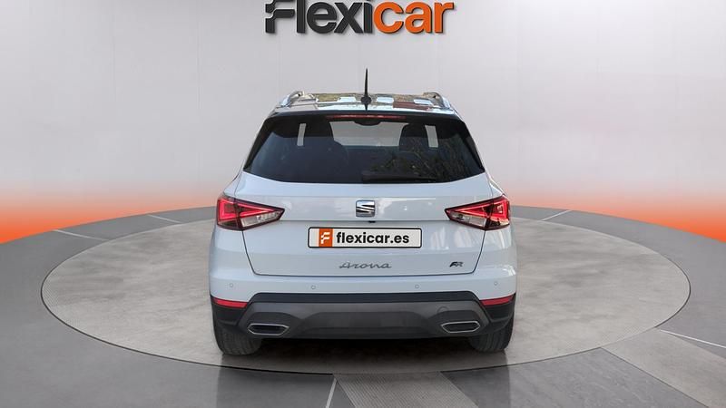 Usado Seat Arona FR 150 CV (110 kW) 2023 Blanco SUV