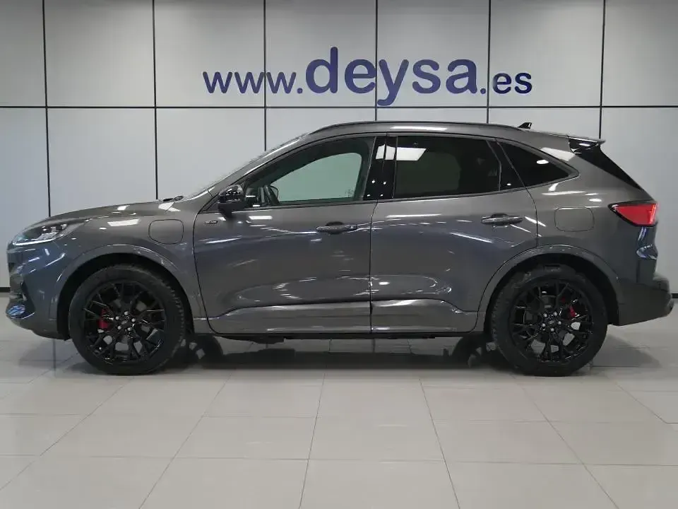 Usado Ford Kuga ST-Line X 225 CV (165 kW) 2023 Gris / plata SUV
