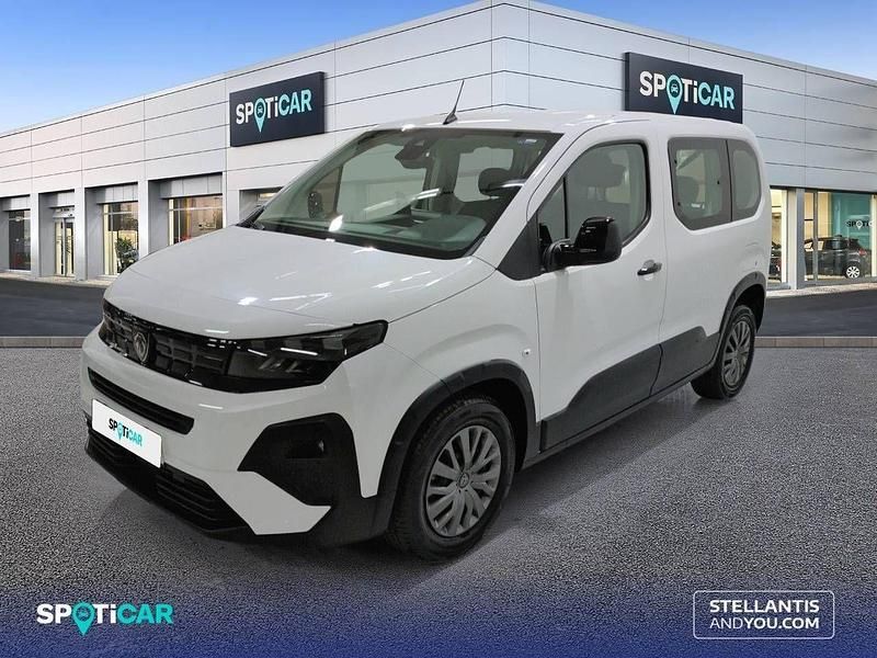 Usado Peugeot Rifter Allure 100 CV (73 kW) 2025 Blanco Monovolumen