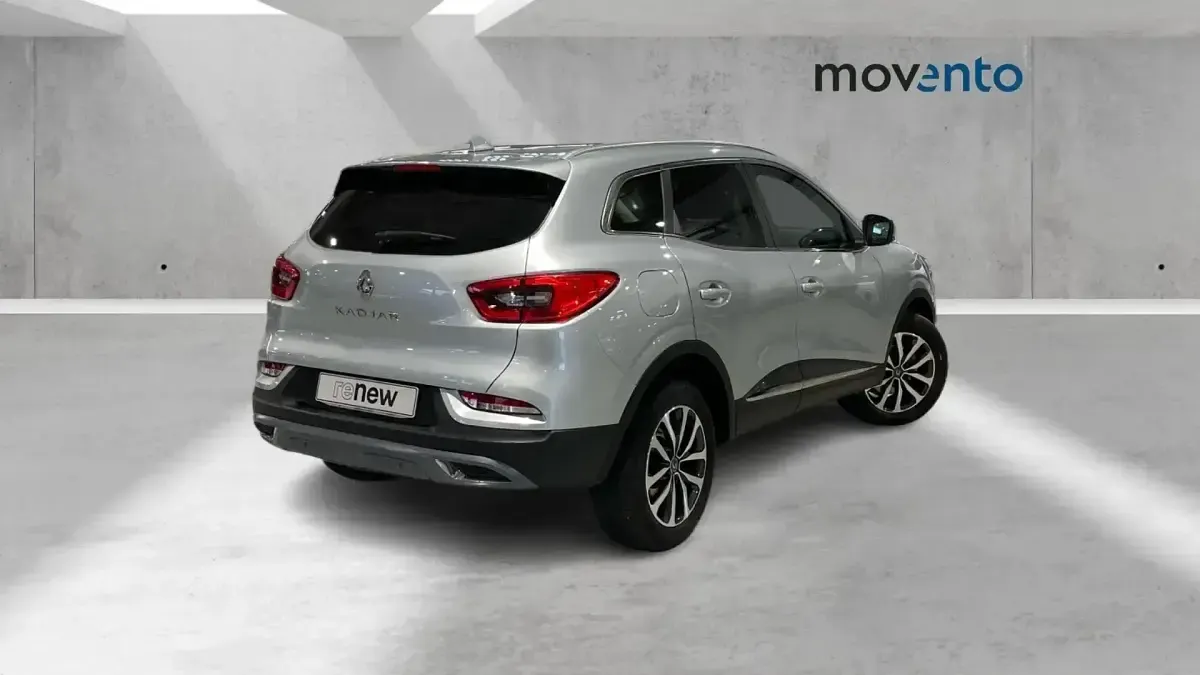 Usado Renault Kadjar LIMITED 140 CV (102 kW) 2022 Gris SUV