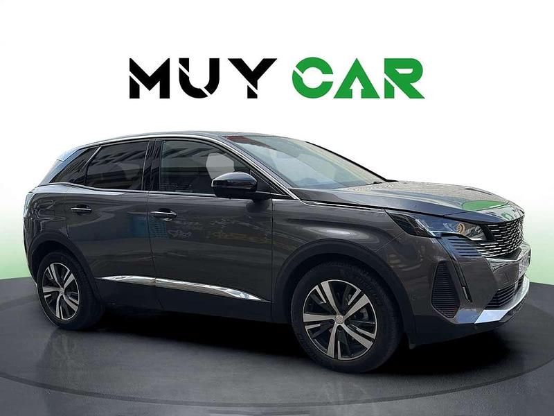 Usado Peugeot 3008 Allure 131 CV (96 kW) 2023 Gris SUV