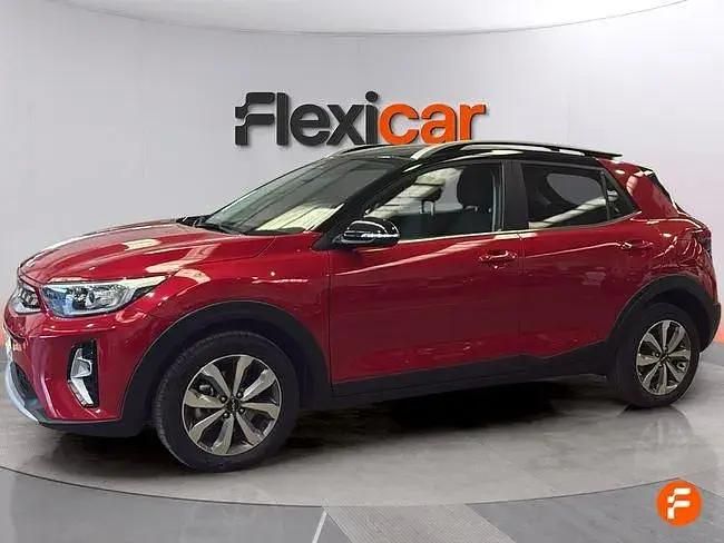 Usado Kia Stonic 100 CV (73 kW) 2022 Rojo SUV