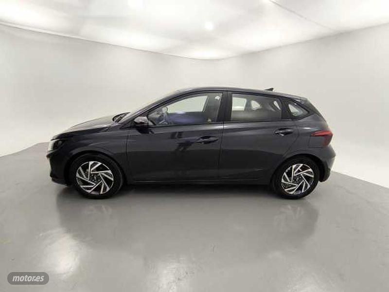 Usado Hyundai i20 99 CV (72 kW) 2024 Aurora grey Berlina