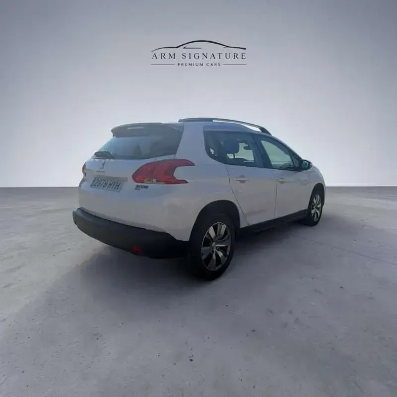 Usado Peugeot 2008 Active 92 CV (67 kW) 2014 Blanco SUV