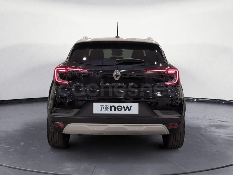 Używany Renault Captur Evolution 145 KM (106 kW) 2023 Pomarańczowy SUV