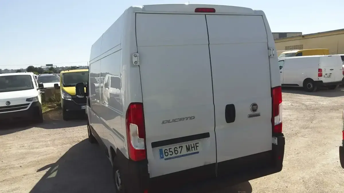 Usado Fiat Ducato Easy 140 HP (102 kW) 2023 Branco Van