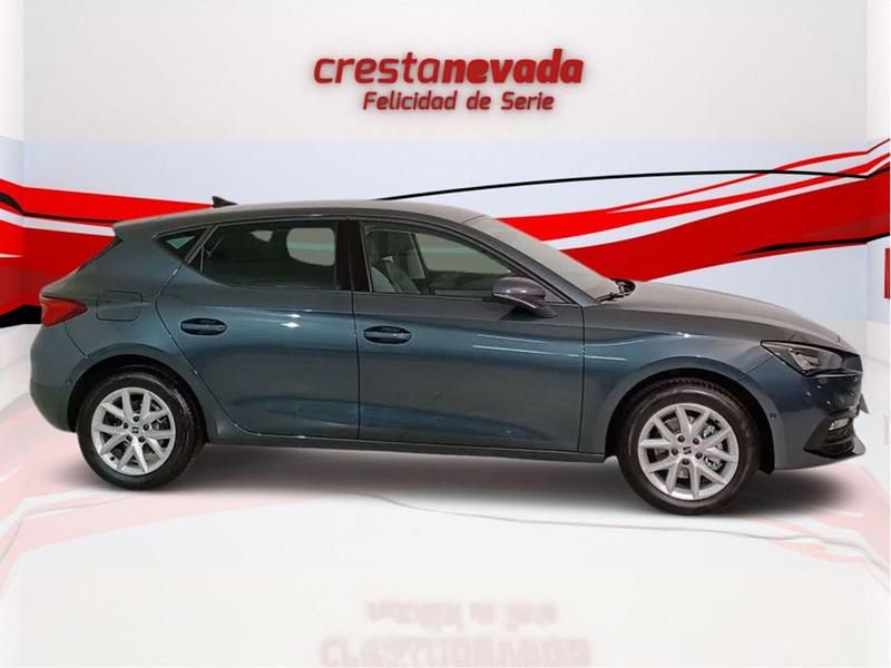 Usado Seat Leon Style 130 CV (95 kW) 2024 Gris