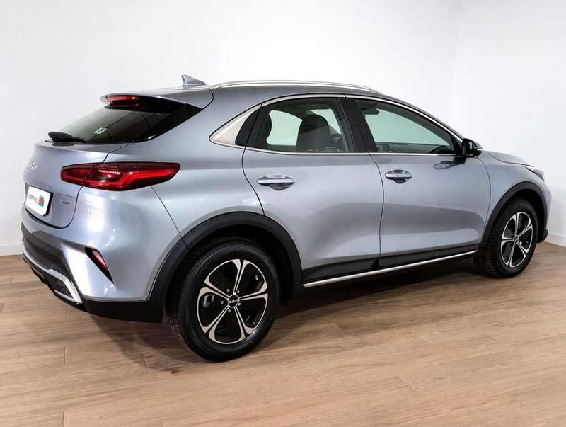 Usado Kia XCeed 141 CV (103 kW) 2023 Gris SUV