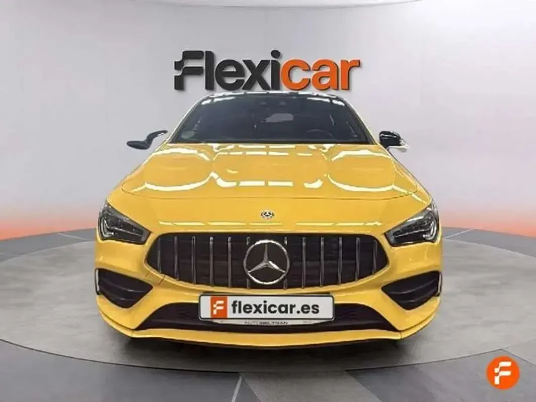 Usado Mercedes CLA250e Shooting Brake 224 CV (164 kW) 2020 Amarillo Familiar