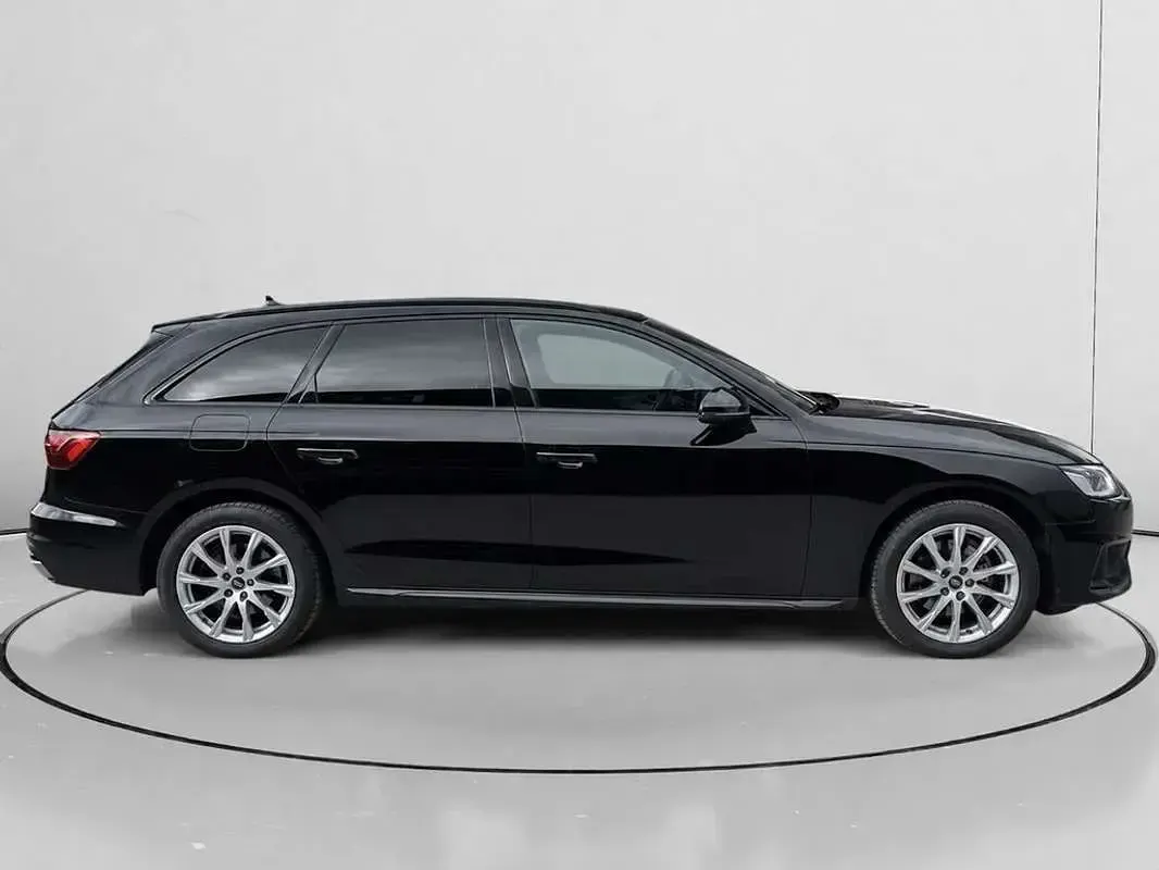 Usado Audi A4 Advanced 163 CV (119 kW) 2022 Negro Familiar