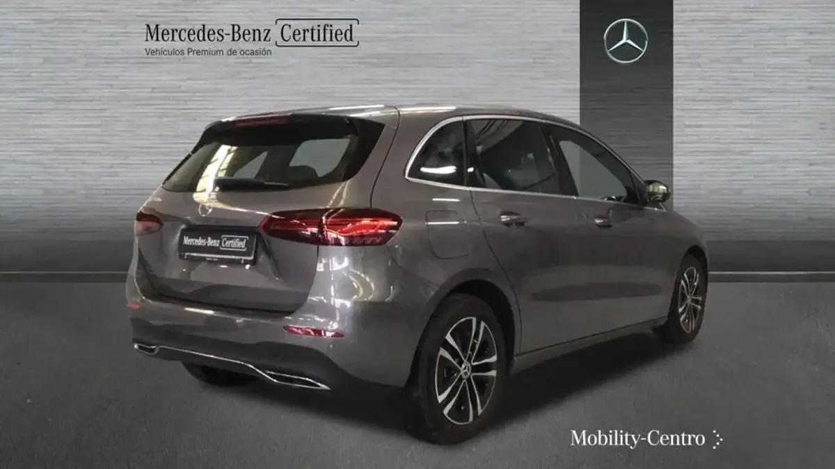 Usado Mercedes B250e 163 CV (119 kW) 2024 Gris montaña Utilitario