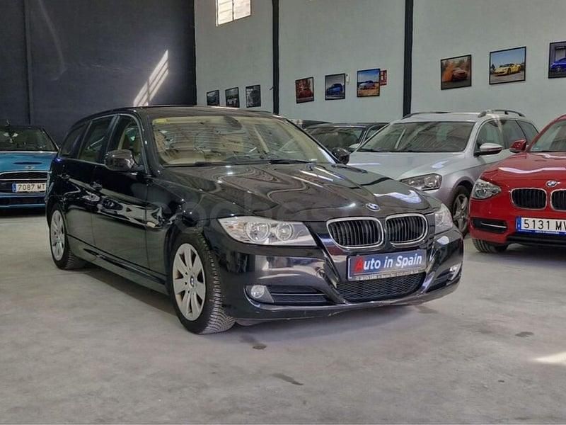Usado BMW 318 143 CV (105 kW) 2011 Negro Familiar