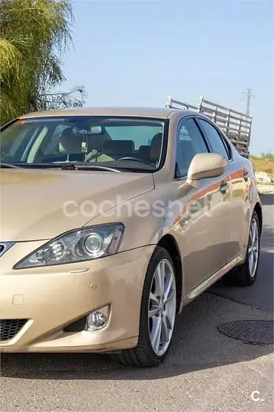 Usado Lexus IS220d Sport Line 177 CV (130 kW) 2009 Beige Berlina