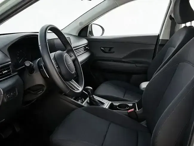 Usado Hyundai Kona 129 CV (94 kW) 2025 Gris SUV