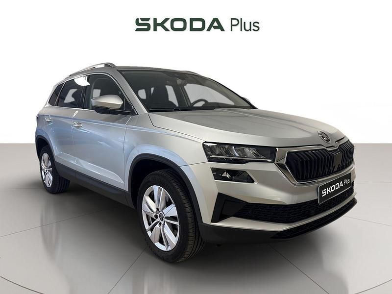 Gris Usado 2025 Skoda Karoq Selection SUV | 29.490 € (Precio justo) - Imagen 1/4