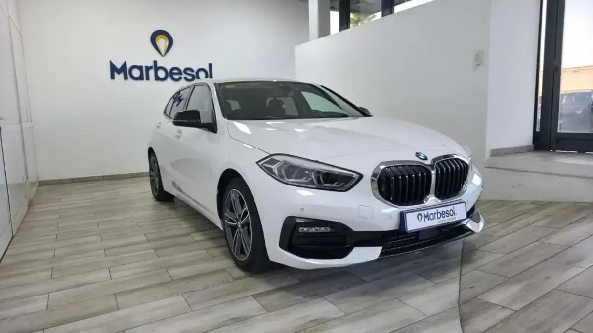 Usado BMW 118 140 CV (102 kW) 2020 Blanco Utilitario