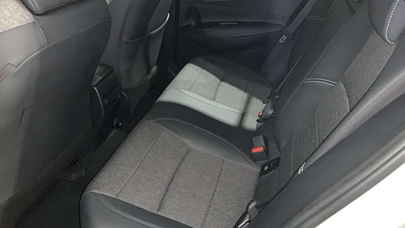 Usado Toyota Corolla Style 122 CV (89 kW) 2022 Blanco Utilitario