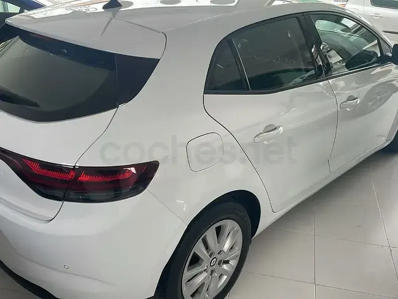 Usado Renault Mégane II Equilibre 115 CV (84 kW) 2022 Blanco Berlina