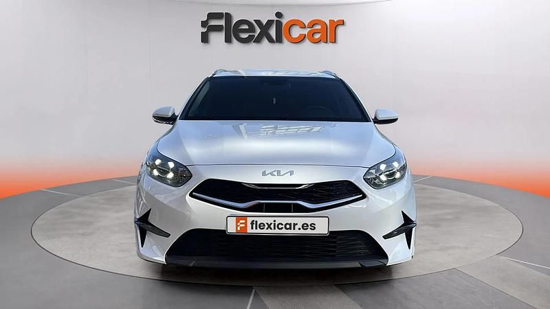 Usado Kia Ceed 120 CV (88 kW) 2022 Blanco Utilitario