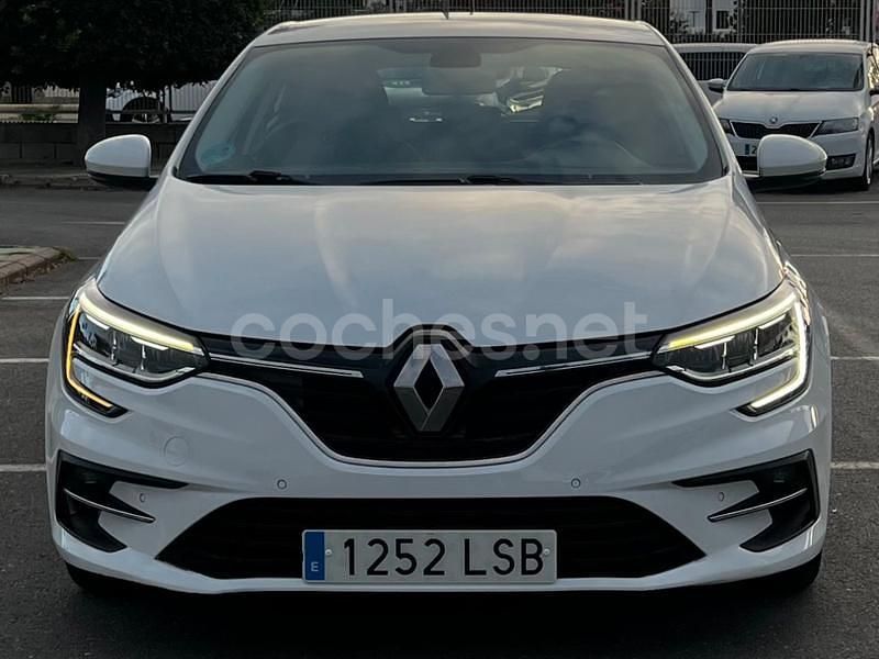 Usado Renault Mégane IV Business 115 CV (84 kW) 2021 Blanco Berlina