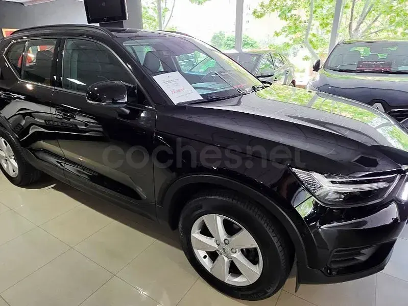 Usado Volvo XC40 Momentum 150 CV (110 kW) 2018 Negro SUV