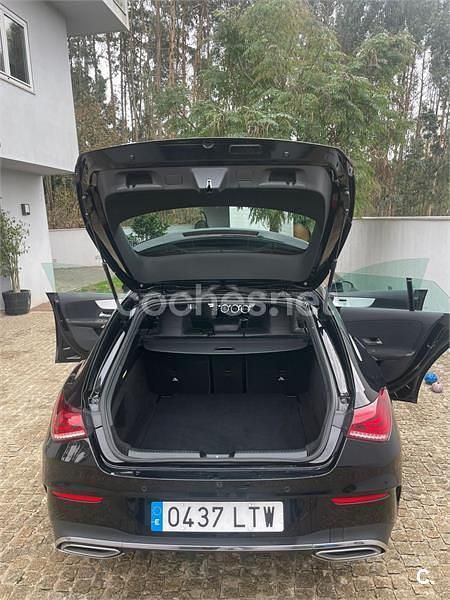 Usado Mercedes CLA200 Shooting Brake 150 CV (110 kW) 2021 Negro Familiar