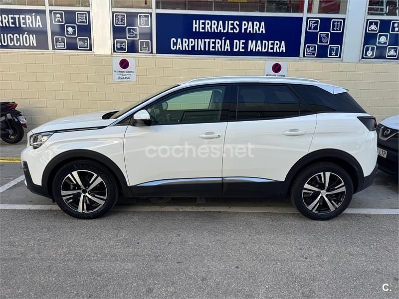 Usado Peugeot 3008 Allure 130 CV (95 kW) 2020 Blanco SUV