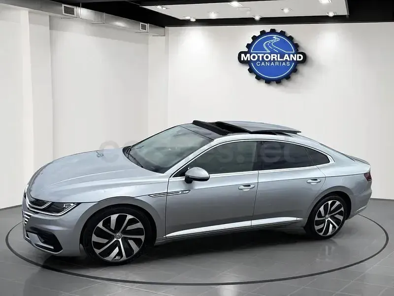 Usado VW Arteon 150 CV (110 kW) 2018 Gris / plata Utilitario