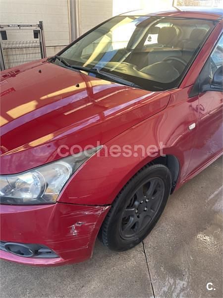 Usado Chevrolet Cruze LS 125 CV (91 kW) 2010 Rojo Berlina