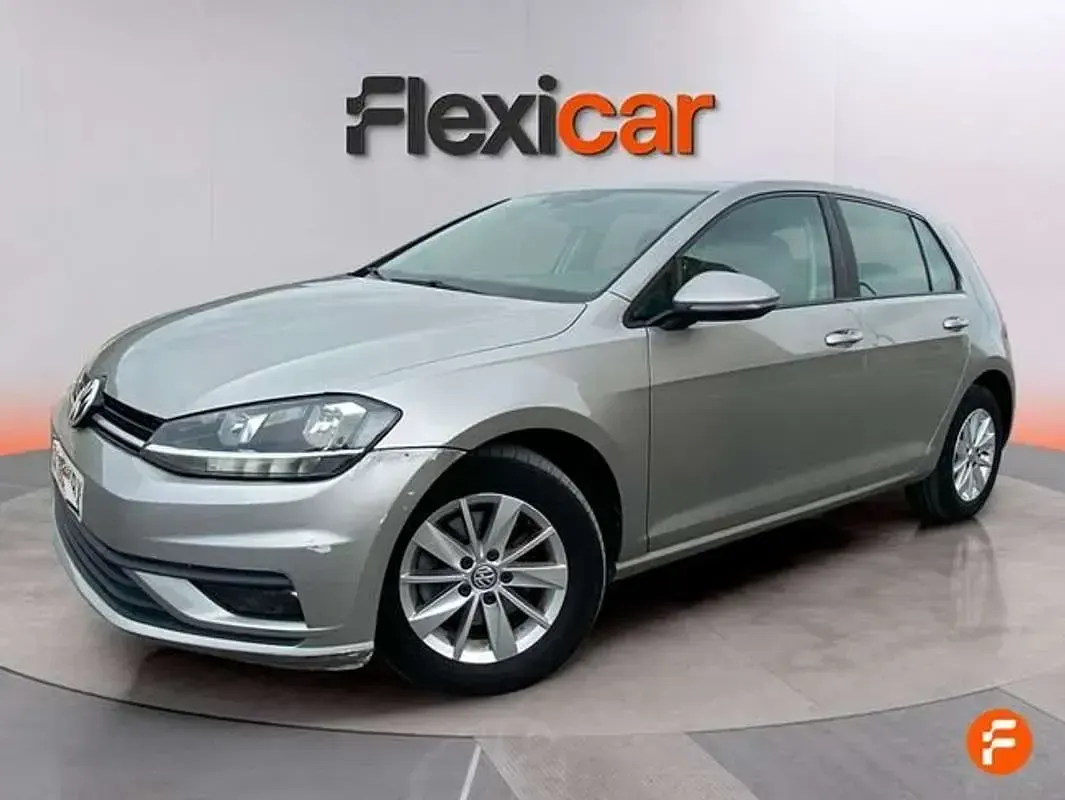 Usado VW Golf VII Advance 116 CV (85 kW) 2017 Gris Utilitario