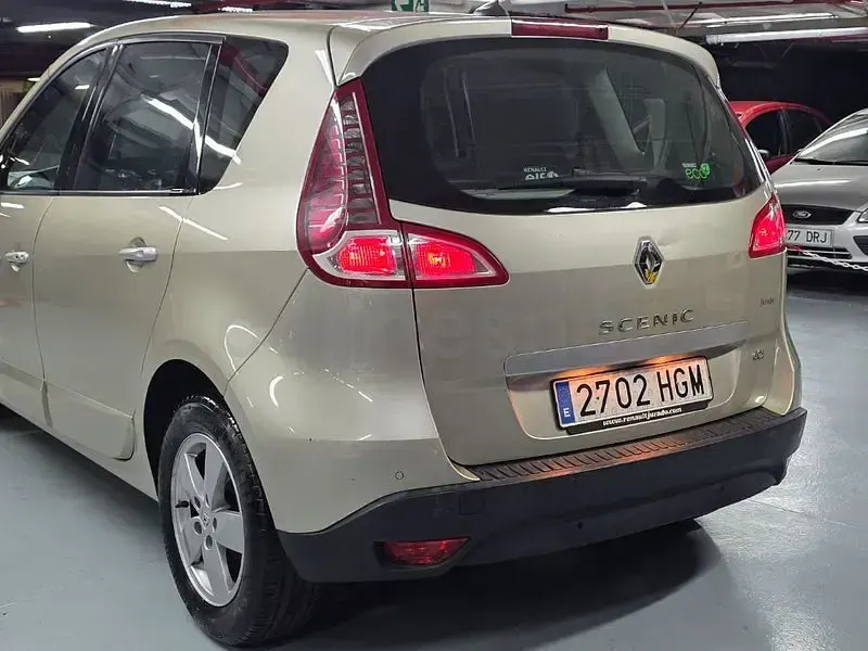 Usado Renault Scénic III Dynamique 130 CV (95 kW) 2012 Beige Monovolumen