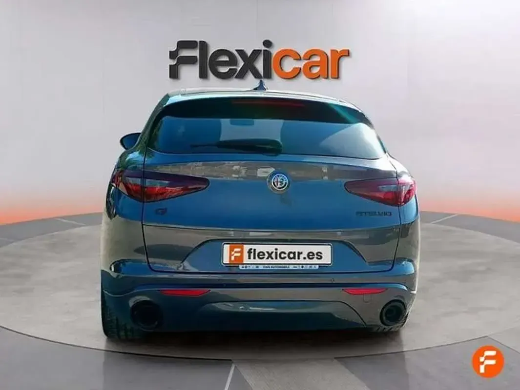 Usado Alfa Romeo Stelvio Veloce 211 CV (155 kW) 2021 Marrón SUV
