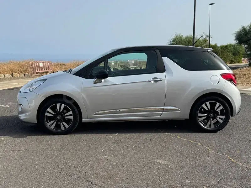 Usado Citroën DS3 Style 120 CV (88 kW) 2013 Gris / plata Berlina