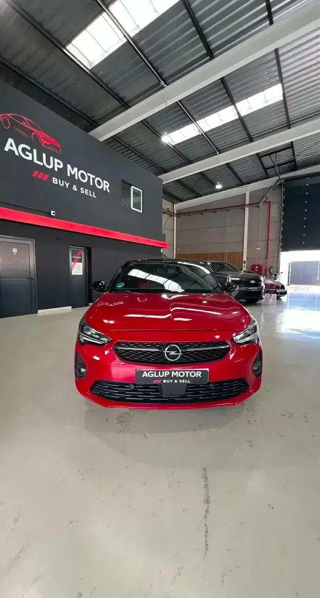 Usado Opel Corsa Edition 100 CV (73 kW) 2019 Rojo Utilitario