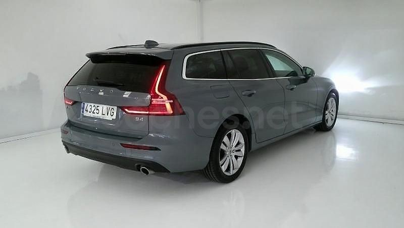Usado Volvo V60 Momentum 197 CV (144 kW) 2021 Gris / plata Familiar