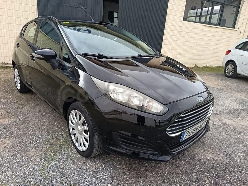 Usado Ford Fiesta Trend 75 CV (55 kW) 2013 Negro Utilitario
