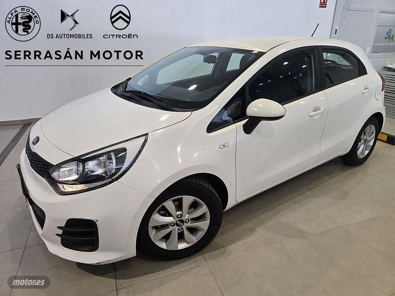 Blanco Usado 2017 Kia Rio Berlina | 7500 € (Super precio) - Imagen 1/4