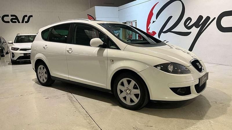 Usado Seat Altea 105 CV (77 kW) 2008 Blanco Monovolumen