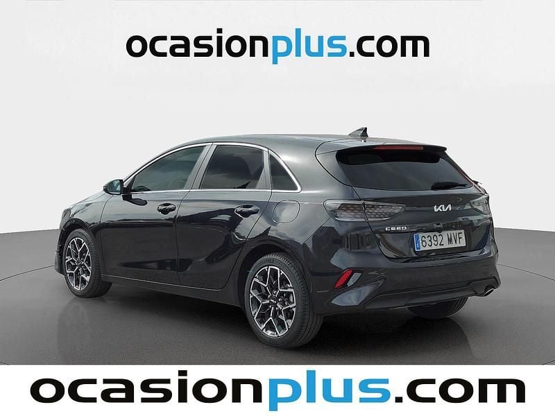 Używany Kia Ceed Style 101 KM (74 kW) 2024 Czarny Hatchback