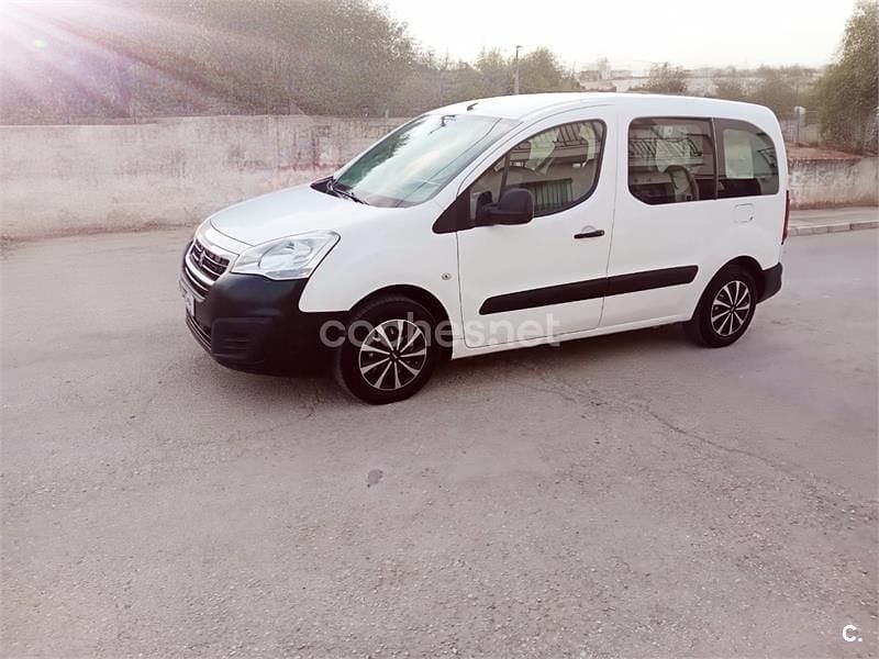 Blanco Usado 2016 Peugeot Partner Tepee Monovolumen | 11.000 € (Precio justo) - Imagen 1/4