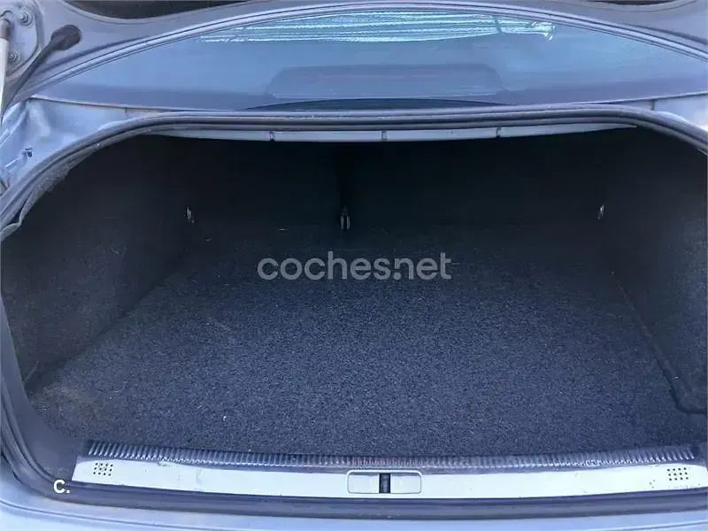 Usado VW Passat Edition 130 CV (95 kW) 2003 Gris / plata Berlina