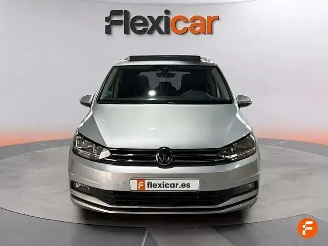 Usado VW Touran Advance 122 CV (89 kW) 2023 Gris Monovolumen
